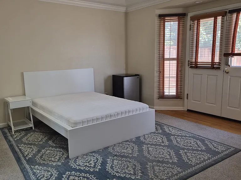 4315 Fillmore St — Photo 1