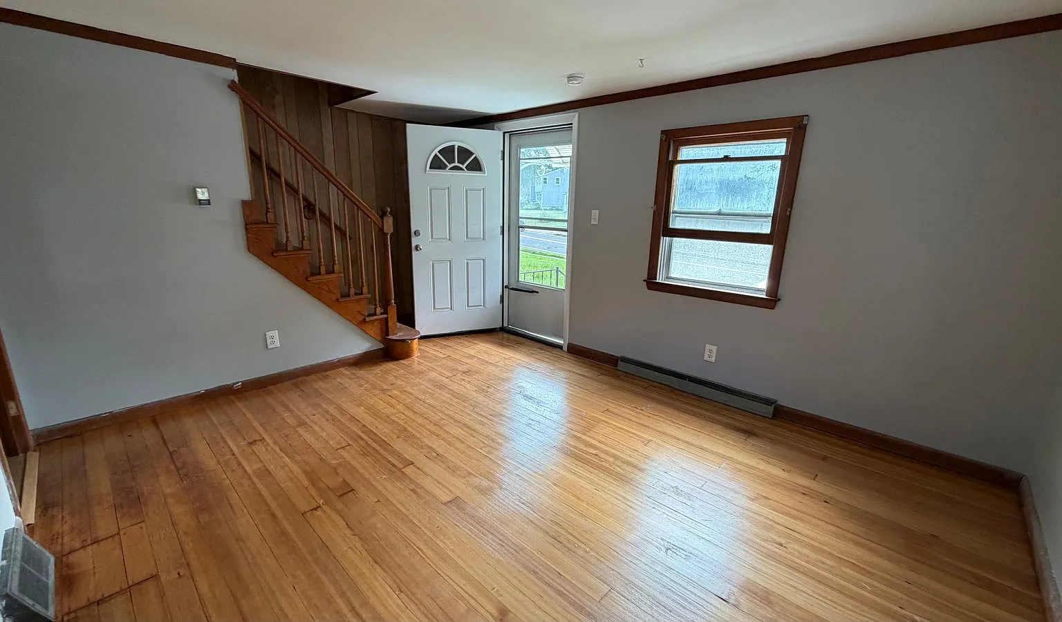 4 bed, 1.5 bath, 1392 sqft, $2,999 — Photo 4