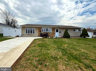 34 Inkberry Rd, Levittown, PA 19057