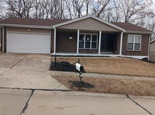 6742 Foxbend Ct, Florissant, MO 63033
