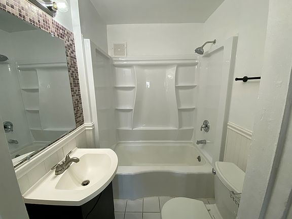 5th image of 405 E Penney Ave