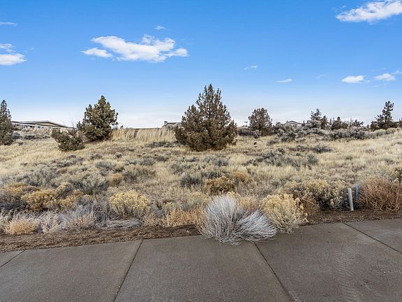 3rd image of SE Fescue Ln Lot 19