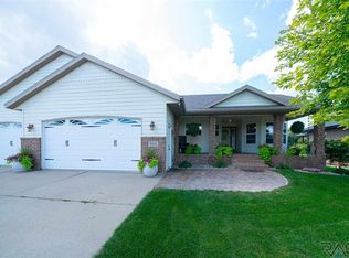 905 N Archer Dr, Sioux Falls, SD 57103