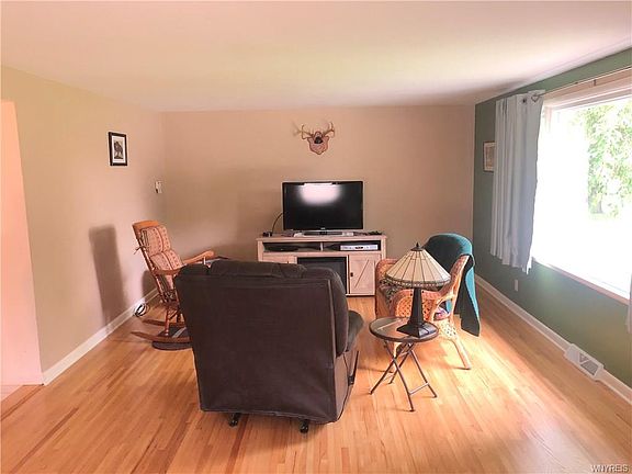 5th image of 84 Clearfield Dr