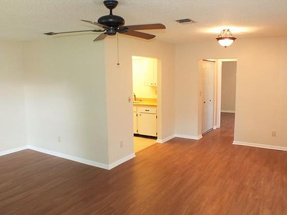 2nd image of 1902 Dandridge St APT 8