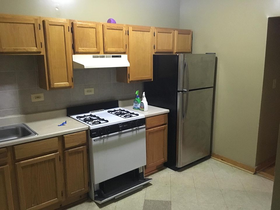 2nd image of 1407 E 69th Pl