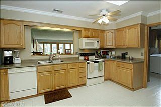 5th image of 227 S Moorland Dr