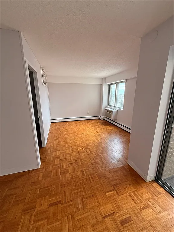 2 bed, 1.0 bath, 940 sqft, $2,650 — Photo 4