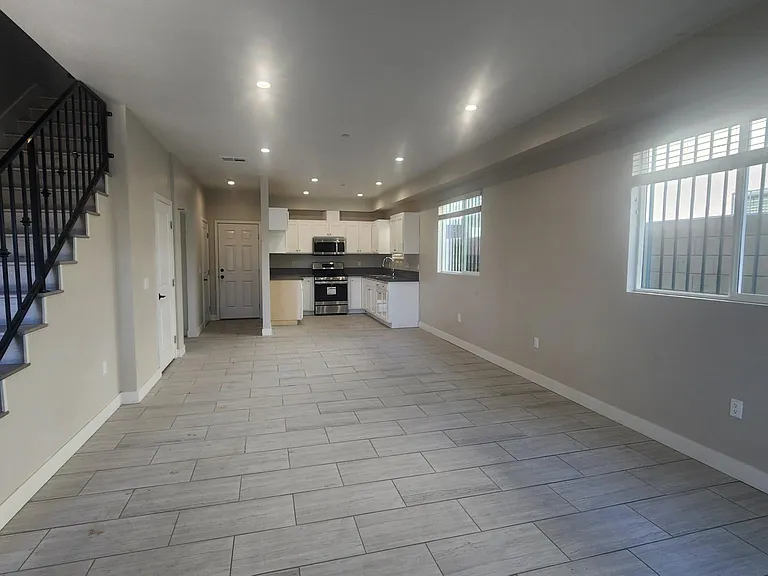 928 E Imperial Hwy — Photo 3