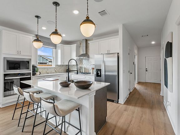 Eat-In Kitchen Island