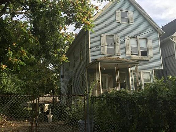2nd image of 576 Cary Ave