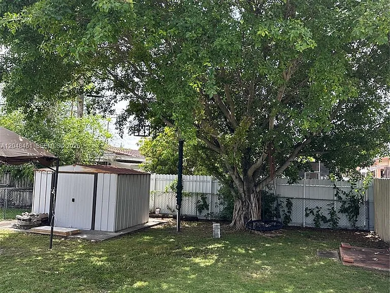 400 NW 61st Ave — Photo 18