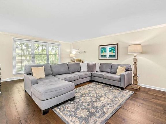 4th image of 5887 Lorene Dr