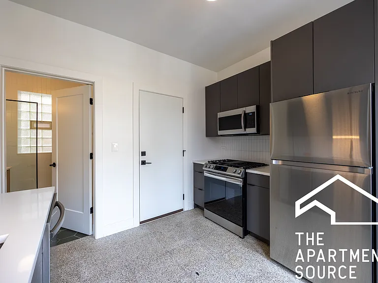 3051 W Medill Ave #2B — Photo 8