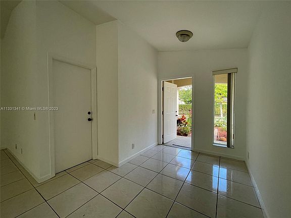 5th image of 1016 Golden Cane Dr
