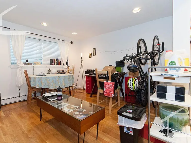 15 Euston Rd #62 — Photo 4
