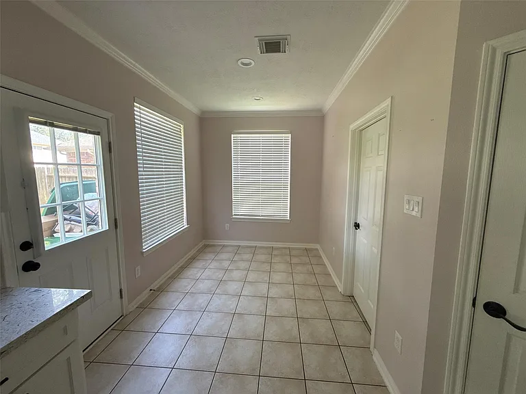 7819 Blue Stream Ct — Photo 6