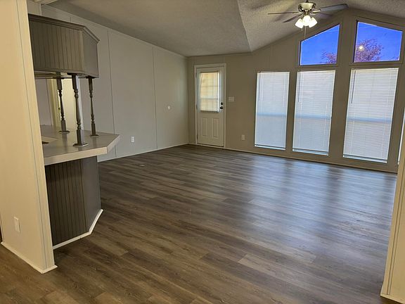 3rd image of 900 Elwood Ct