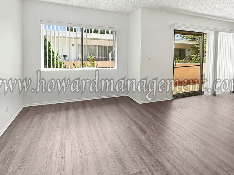 3637 Mentone — Photo 1