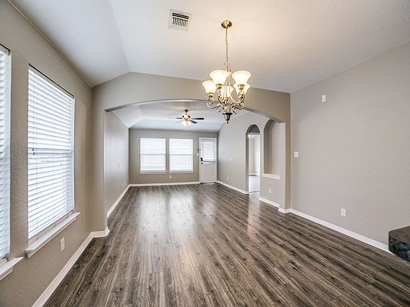 4th image of 11939 Curtis Hl