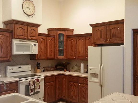 4th image of 1090 N McGrady Ave