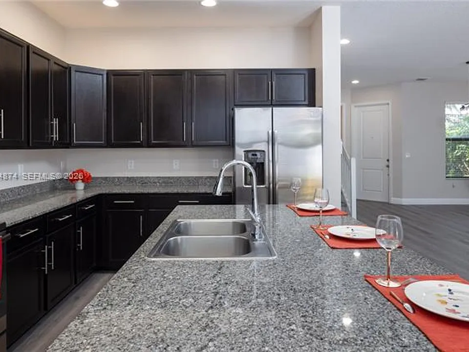 20981 NW 1st Ct #Townhouse 20981