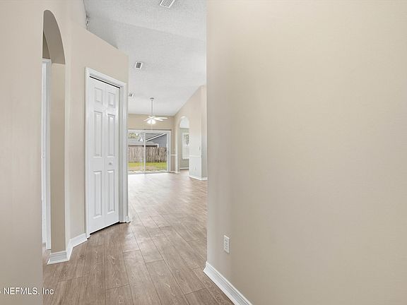 4th image of 811 14TH Avenue S