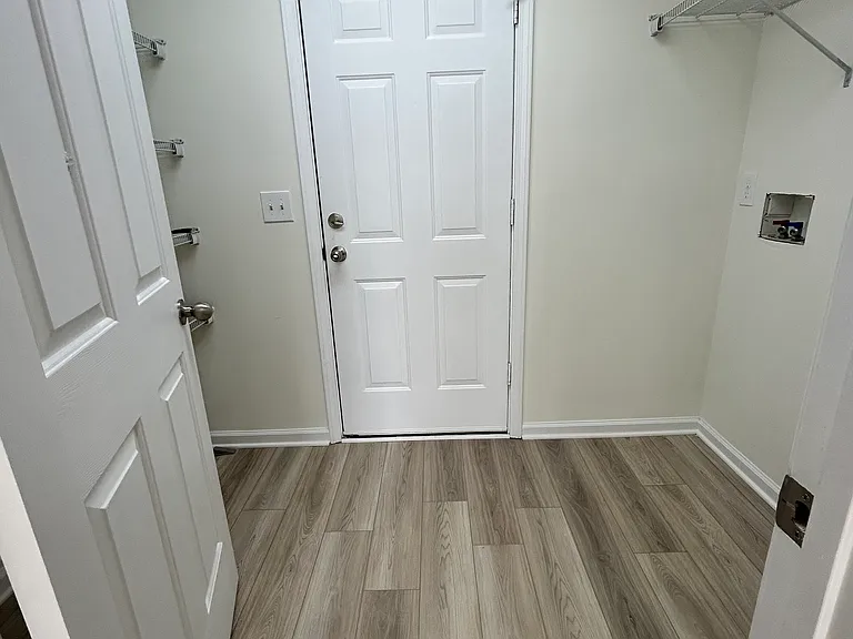 335 Sarna Dr — Photo 16