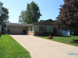 827 Jefferson Dr, Bowling Green, OH 43402