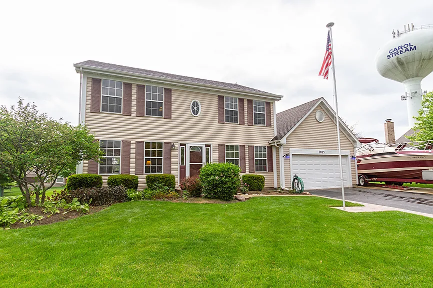 1075 Oak Wood Dr photo 1