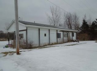 7142 Middle Rd, Hope, MI 48628