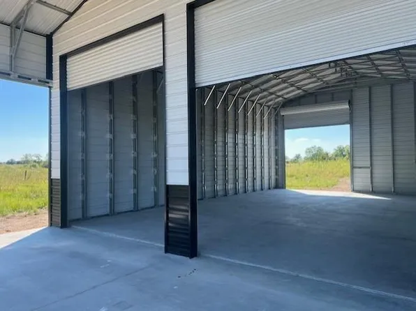22099 Sattler Rd, Winnie, TX 77665