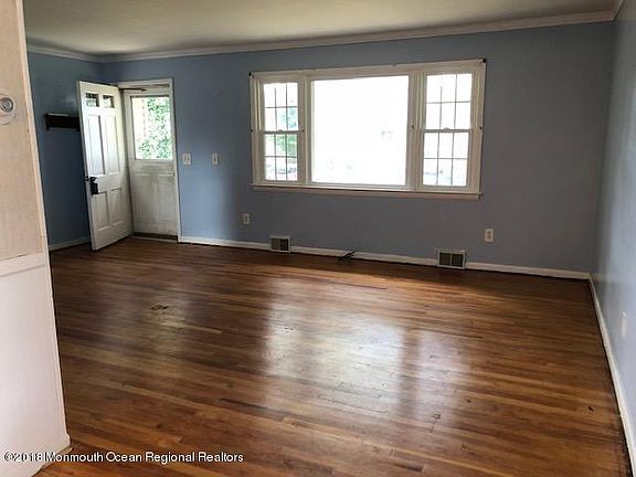 3rd image of 62 Euretta Ave