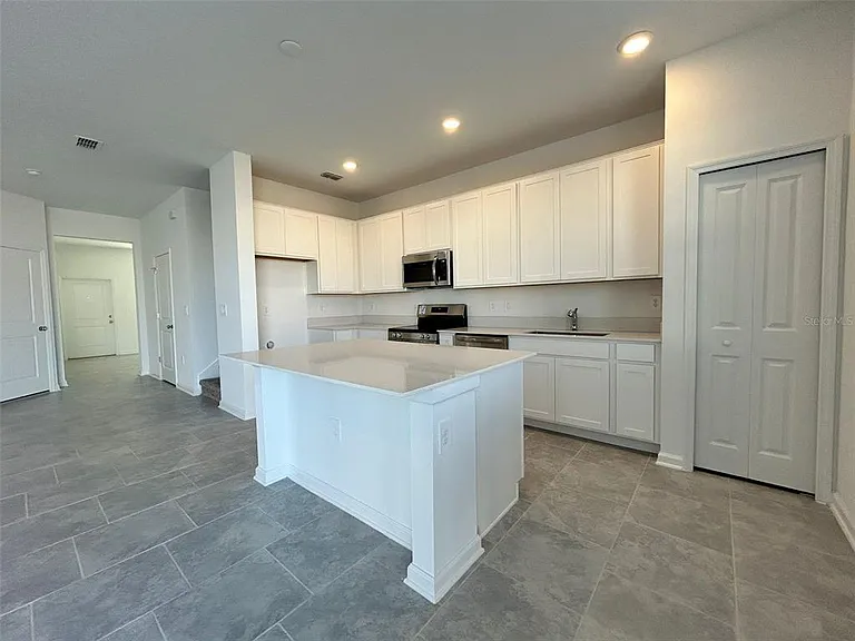 3019 Chantilly Dr — Photo 7