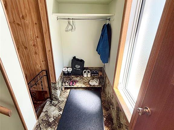 2nd image of 521 Elizabeth STREET
