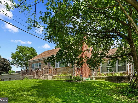 3rd image of 201 Village Rd