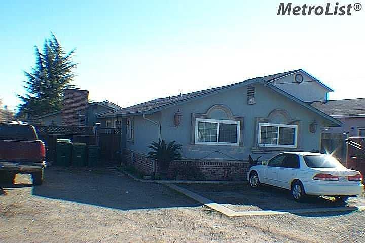 1st image of 2910 E Poplar St