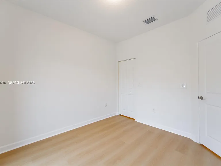 640 NE 207th St — Photo 31