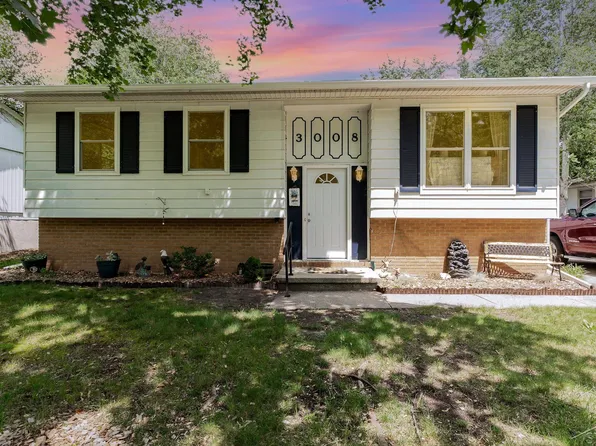 3008 Spruce St, Midland, MI 48640