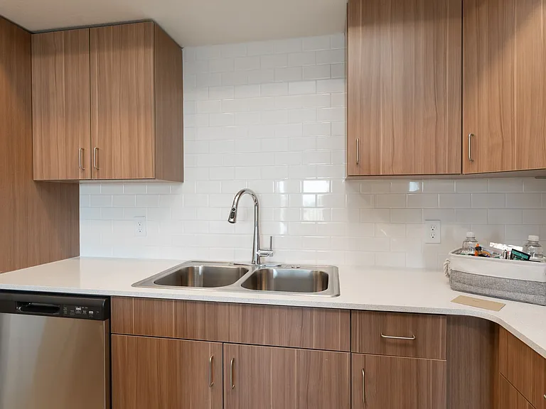 Zimmerman Luxury Apartments — Photo 24