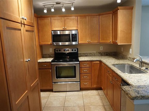 5th image of 719 Pinellas Bayway #107