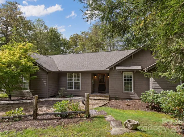 75 Hickory Dr, Highlands, NC 28741