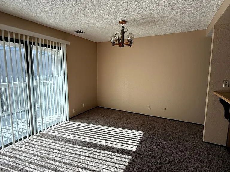 731 Mikkelsen Dr — Photo 4