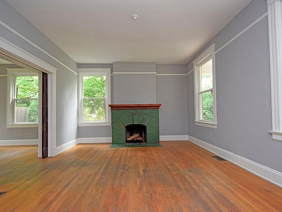 4th image of 1646 Cedar Ave
