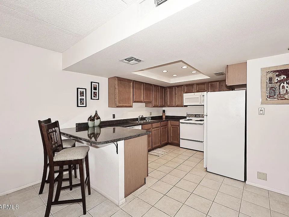 7910 E Camelback Rd #310