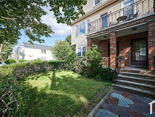 3 bed, 1179 sqft, $3,000 — Photo 2