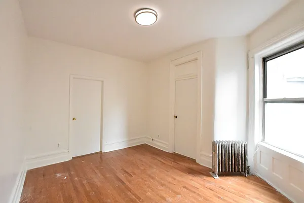 Rented by Clove Realty LLC | media 26