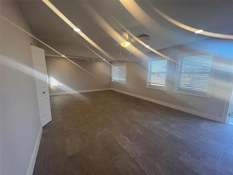 322 Lasayette Dr NE — Photo 12