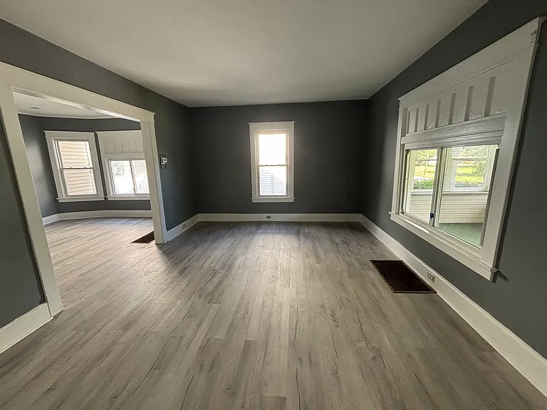 250 E Auburndale Ave — Photo 5