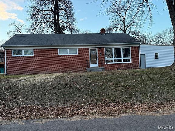 2nd image of 621 S Mansion St